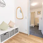 Modernes Studio-apartment Mit Balkon Und Privatem Stellplatz Fuer Bis Zu 4 Personen Nur Wenige Minuten Von Der Innenstadt & Mosel Entfernt * Koblenz (Rhineland-Palatinate)