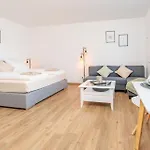 Modernes Studio-apartment Mit Balkon Und Privatem Stellplatz Fuer Bis Zu 4 Personen Nur Wenige Minuten Von Der Innenstadt & Mosel Entfernt Apartment Koblenz (Rhineland-Palatinate)