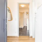 Apartment Modernes Studio-apartment Mit Balkon Und Privatem Stellplatz Fuer Bis Zu 4 Personen Nur Wenige Minuten Von Der Innenstadt & Mosel Entfernt *
