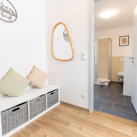 Modernes Studio-apartment Mit Balkon Und Privatem Stellplatz Fuer Bis Zu 4 Personen Nur Wenige Minuten Von Der Innenstadt & Mosel Entfernt * 코블렌츠