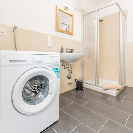 Appartement Modernes Studio-apartment Mit Balkon Und Privatem Stellplatz Fuer Bis Zu 4 Personen Nur Wenige Minuten Von Der Innenstadt & Mosel Entfernt