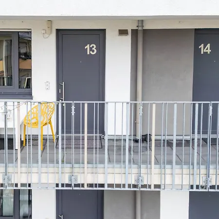 Modernes Studio-apartment Mit Balkon Und Privatem Stellplatz Fuer Bis Zu 4 Personen Nur Wenige Minuten Von Der Innenstadt & Mosel Entfernt * Koblenz (Rhineland-Palatinate)
