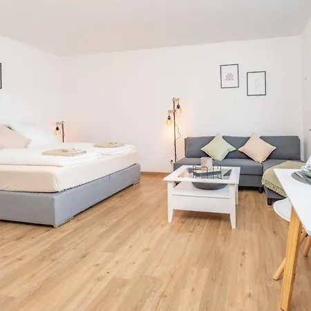 Modernes Studio-apartment Mit Balkon Und Privatem Stellplatz Fuer Bis Zu 4 Personen Nur Wenige Minuten Von Der Innenstadt & Mosel Entfernt 아파트 코블렌츠