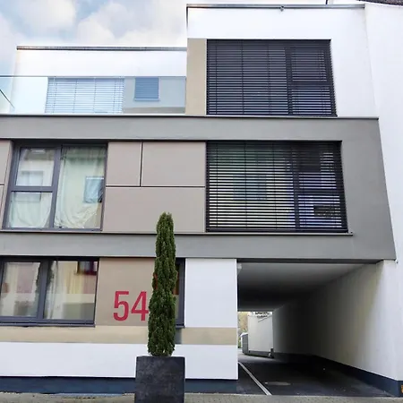 Modernes Studio-apartment Mit Balkon Und Privatem Stellplatz Fuer Bis Zu 4 Personen Nur Wenige Minuten Von Der Innenstadt & Mosel Entfernt 아파트 코블렌츠