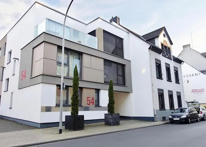 아파트 Modernes Studio-apartment Mit Balkon Und Privatem Stellplatz Fuer Bis Zu 4 Personen Nur Wenige Minuten Von Der Innenstadt & Mosel Entfernt *