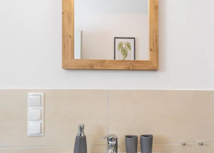 Modernes Studio-apartment Mit Balkon Und Privatem Stellplatz Fuer Bis Zu 4 Personen Nur Wenige Minuten Von Der Innenstadt & Mosel Entfernt 아파트 *