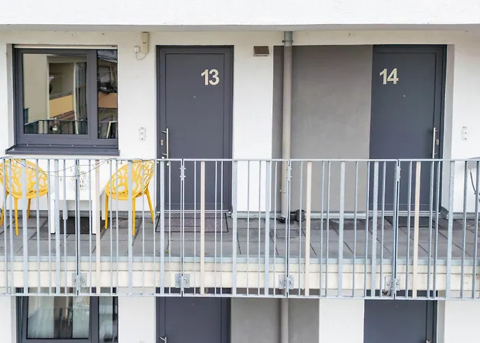 Modernes Studio-apartment Mit Balkon Und Privatem Stellplatz Fuer Bis Zu 4 Personen Nur Wenige Minuten Von Der Innenstadt & Mosel Entfernt * 코블렌츠