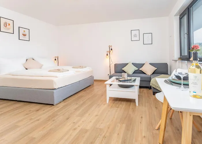 Modernes Studio-apartment Mit Balkon Und Privatem Stellplatz Fuer Bis Zu 4 Personen Nur Wenige Minuten Von Der Innenstadt & Mosel Entfernt Apartment Koblenz (Rhineland-Palatinate)